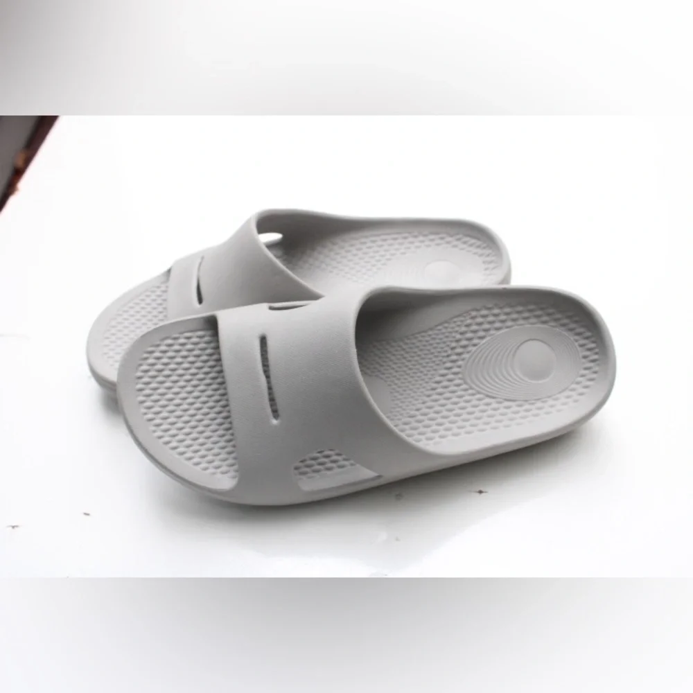 NWOT REVITALIGN Fusion Strive slide sandals